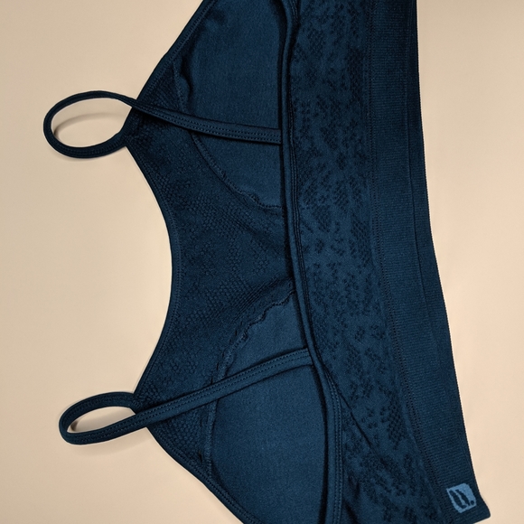 FABLETICS Gwen Seamless Jacquard Mesh Bra Il Sz S - Picture 7 of 10